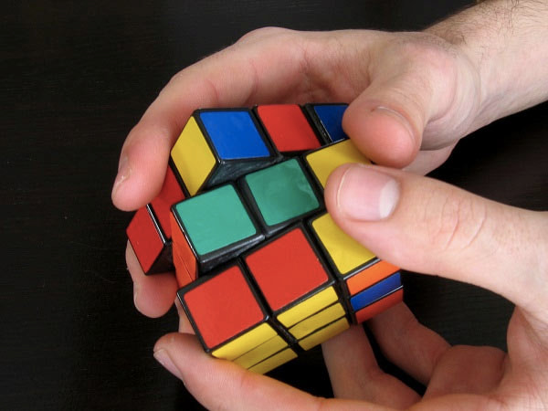 CFOP là một phương pháp giải Rubik thông dụng